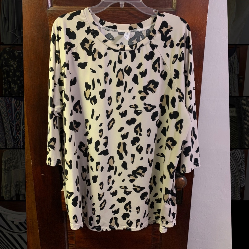 🍁5/$25! Leopard tunic